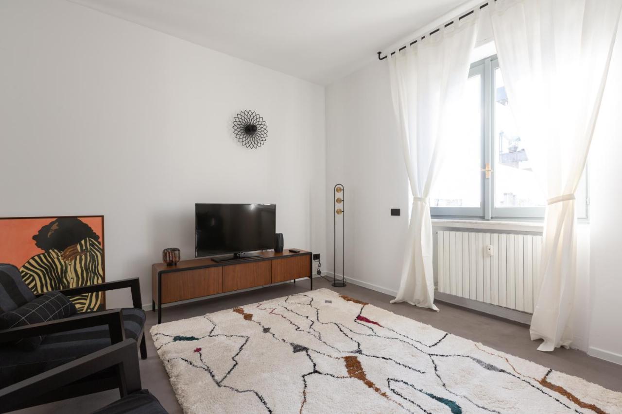 Apartamento Sant'Ambrogio Bright And Stylish Flat Milán Exterior foto